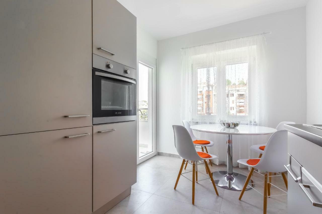 Saten Suite Apartment Near The Beach Porec Exterior photo
