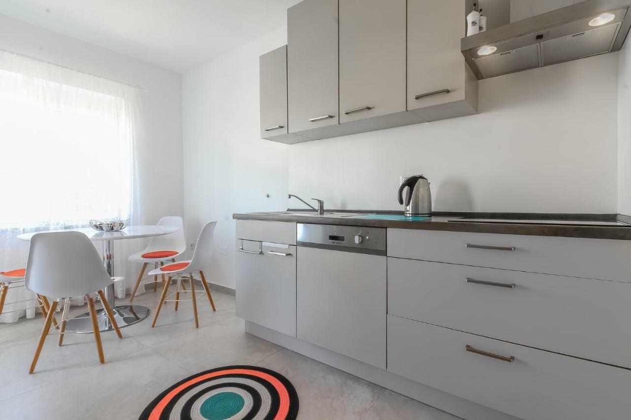 Saten Suite Apartment Near The Beach Porec Exterior photo